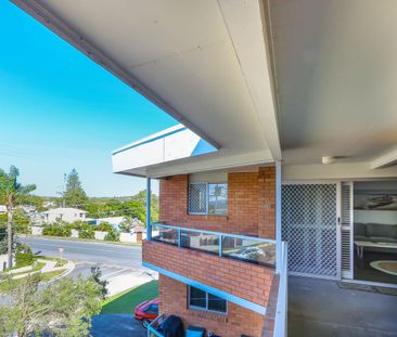 2br Top Floor Unit with Air Conditioning - Photo 6