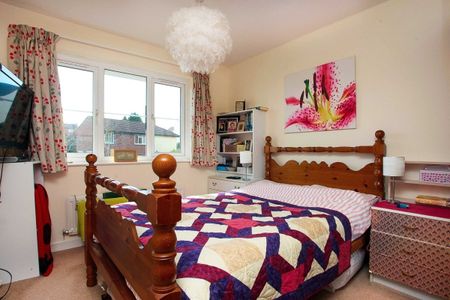 3 bedroom semi-detached house to rent - Photo 5