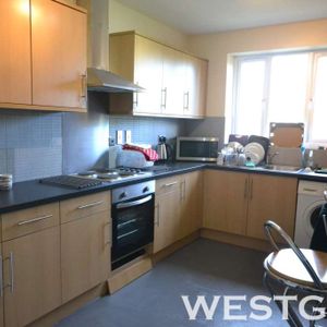 Price £825 pcm - Available 01/09/2026 - Furnished - Photo 2
