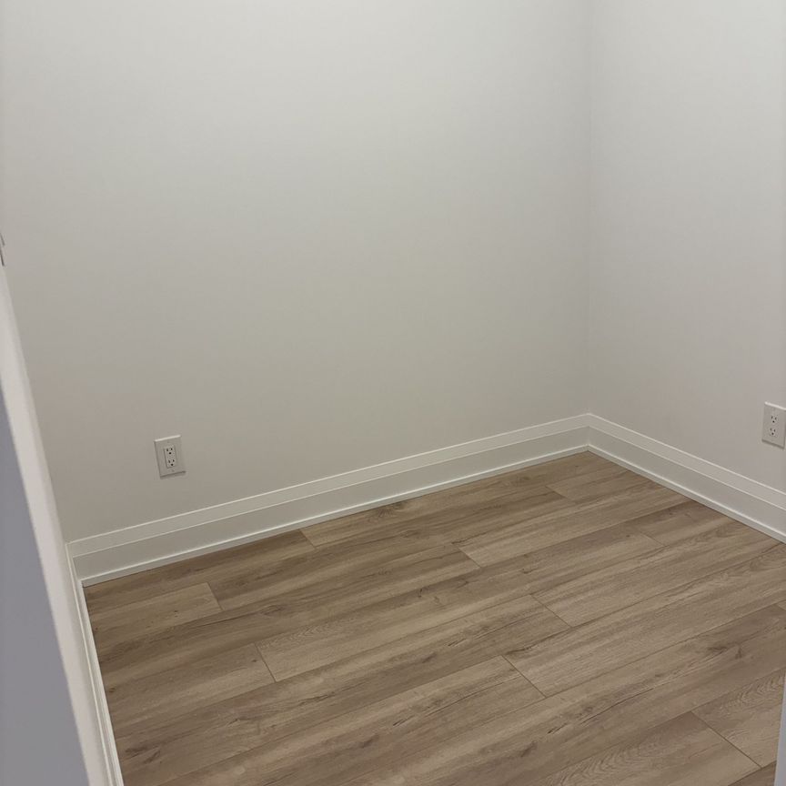For Lease - 3250 Carding Mill Trail Unit# 322, Oakville, Ontario - Photo 1