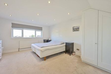 4 bedroom terraced house to rent - Photo 2