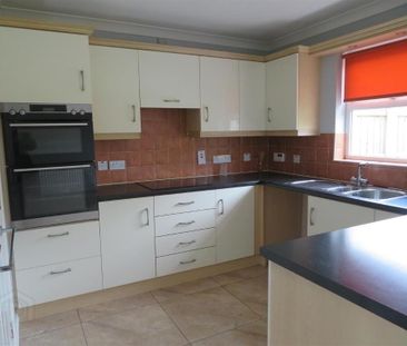 18 Charles Baron Crescent, Lurgan, Craigavon, BT66 7FP - Photo 2