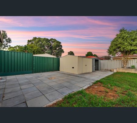 27 San Jacinta Road, Seville Grove, WA 6112 - Photo 2