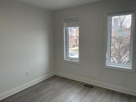 For Lease - 33 Springhurst Avenue Unit# Main, Brampton, Ontario - Photo 2