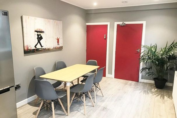 1 bedroom in a house share to rent - Photo 1