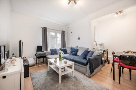 3 bedroom flat to rent - Photo 5