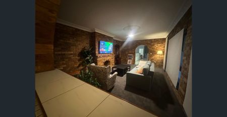 🏡 ROOM FOR RENT IN ASPLEY, BRISBANE – $390 PER WEEK ALL BILLS INCLUDED! 🌴🏊 - Photo 2