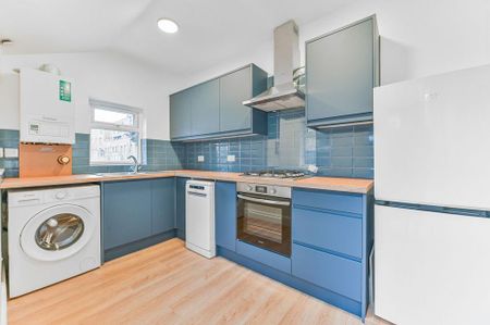 2 bedroom terraced house to rent - Photo 4