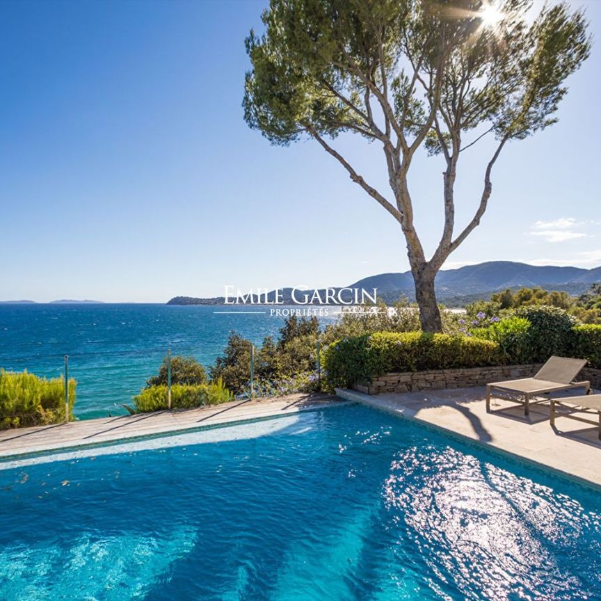 Villa pied dans l'eau à la location- Saint-Tropez /La Croix -Valmer - Secteur Gigaro, accès privé à la mer. - Photo 1