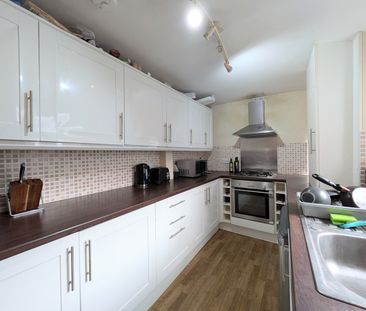 4 Bed Terraced House, Lace Street, NG7 - Photo 1