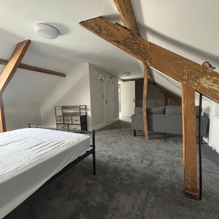 1 bedroom in a house share to rent - Photo 1