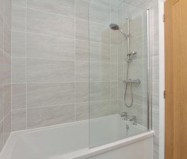 2 bedroom semi-detached house to rent - Photo 4