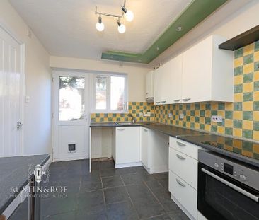 3 bedroom semi-detached house to rent - Photo 6