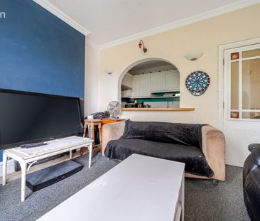 7 bedroom maisonette to rent - Photo 2