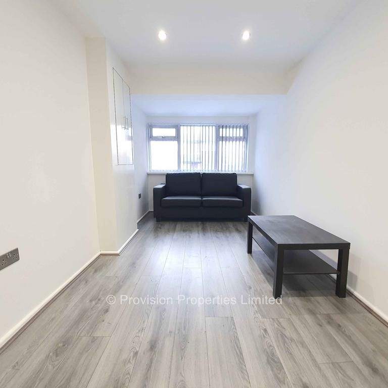 4 bedroom townhouse to rent - Photo 1