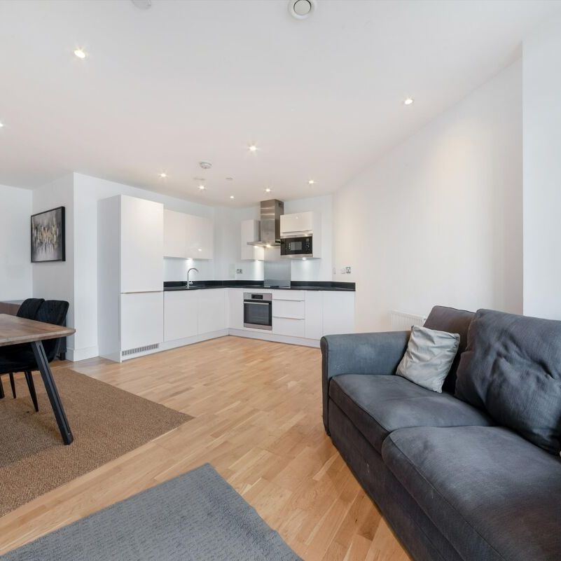 One bedroom apartment to rent in Cityview Point, E14 - Photo 1