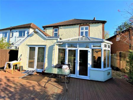 3 bedroom detached house to rent - Photo 2