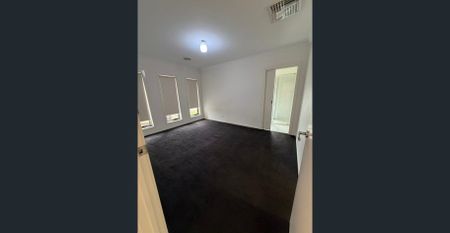 Good size Four bedroom house - Photo 4