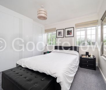 Farnham Court, Cheam, SM3 - Photo 3