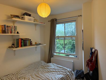 2 Bed Flat, Gauden Road, SW4 - Photo 5