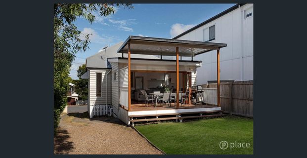 Charming Queenslander in Sought After Locale! - Photo 1