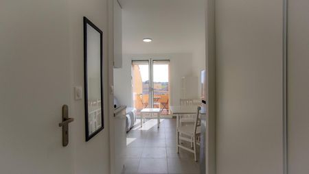 Location Appartement 1 pièce Meublé 17m² LA LONDE LES MAURES 83250 - Photo 5