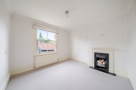 4 bedroom detached house to rent - Photo 3