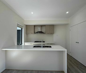 6 Arvo Way, Berwick VIC 3806 - House For Rent | Domain - Photo 2