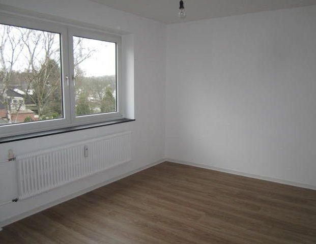 Das Glück hat ein Zuhause: 4-Zi.-Wohnung in zentraler Lage - Photo 1