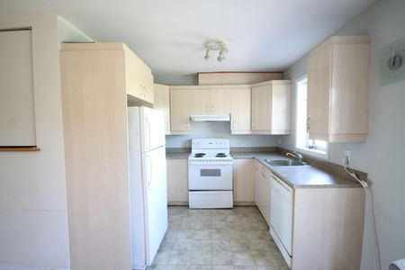 1542 Saint-Antoine O. - Photo 3