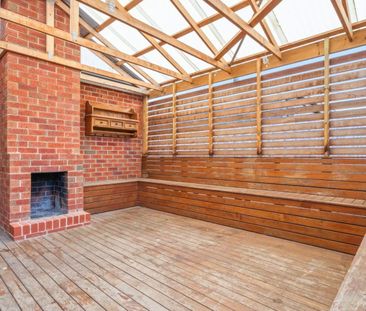 Stylish Family Home in Prime Location - Photo 3