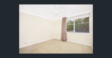 Spacious Three-Bedroom Apartment in a Prime Neutral Bay Location - Photo 2
