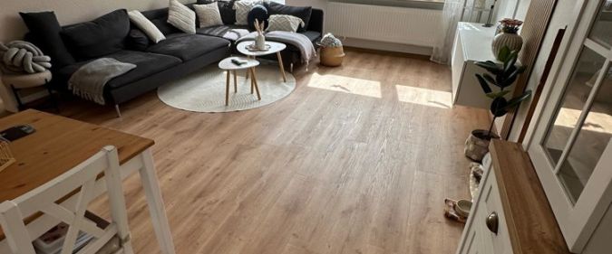 Gemütliche, helle 2-Zimmer-Wohnung in zentraler Lage mit vielen Einkaufsmöglichkeiten im Ortsteil Heppens! - Photo 1