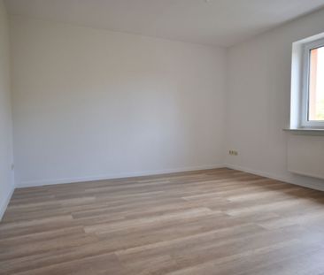 4-Raum Wohnung • Heimgarten • 1.Etage • Bad mit Wanne und Fenster •... - Photo 1