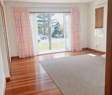 Beautiful 3 bedroom home & plenty of outdoor space - Photo 1