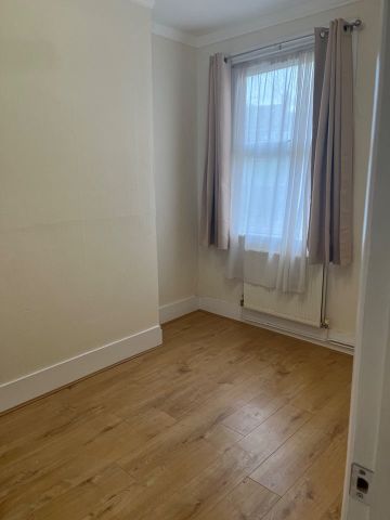 2 Bed Flat, Trinity Road, N2 - Photo 4