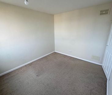 3 Bed Terraced House, Hendre Close, CV5 - Photo 6