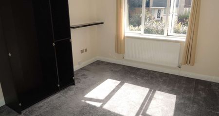 Beautiful 2 Bedroom Flat with En-Suite - Photo 4