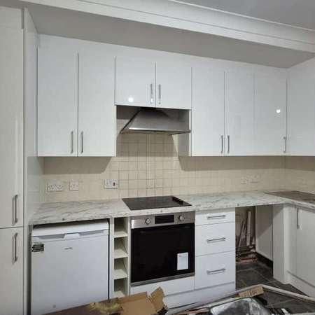 High Street, Cranford, TW5 - Photo 3