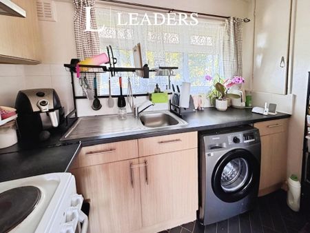 1 bedroom flat to rent - Photo 5