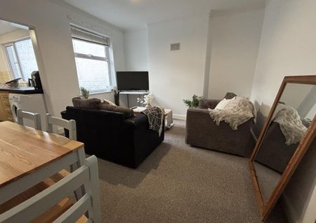 2 bedroom terraced house to rent - Photo 2