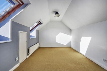 4 bedroom semi-detached house to rent - Photo 3