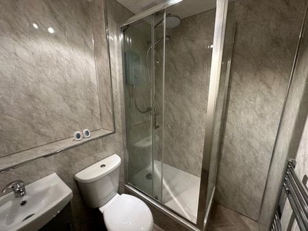 Rhodfa'r Eos, Swansea, SA6 - Photo 3