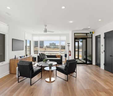 For Lease - 655 WANAKI Road Unit# 206, Manor Park - Cardinal Glen a... - Photo 6