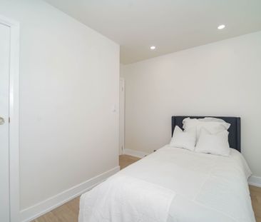 For Lease - 82 Admiral Road, Ajax, Ontario - Photo 3