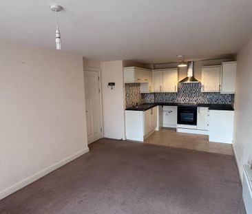2 bedroom flat to rent - Photo 2