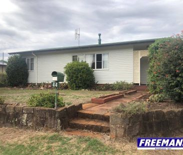 CONVENIENT LOCATION WITH SHED SPACE - Photo 4