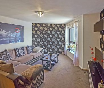 The Decks, Runcorn, WA7 1GH - Photo 2
