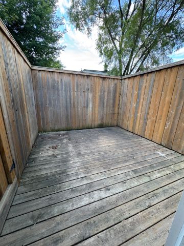 For Lease - 1531 Queen Street Unit# Main fl, Toronto, Ontario - Photo 3