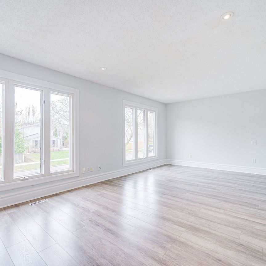 For Lease - 17 Bramble Drive, Toronto, Ontario - Photo 1